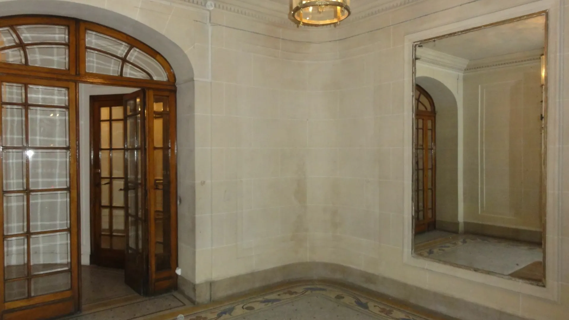 Authentic Tour Eiffel Apartment Paris
